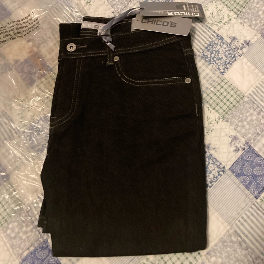 NWT Chico's Platinum Dark Denim Women’s Jeans size 0.5